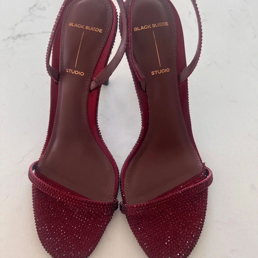 ✨Crystal Embellished Luciana Slingback
Sandal in Syrah Satin BLACK SUEDE STUDIO✨ - Picture 6 of 11